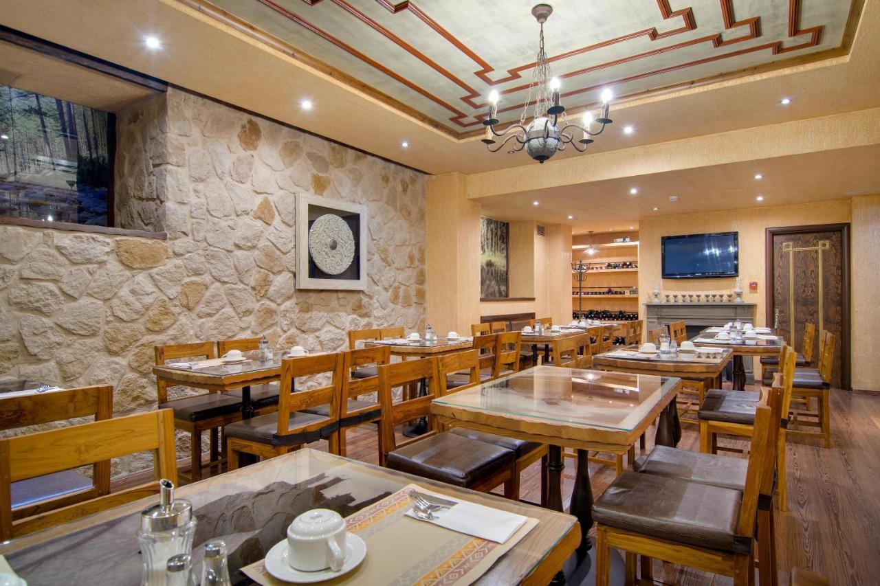 Hotel Kassaros Мецово Екстер'єр фото